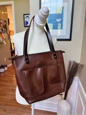 Portland Leather Zipper Tote - Nutmeg with Dark Brown Straps